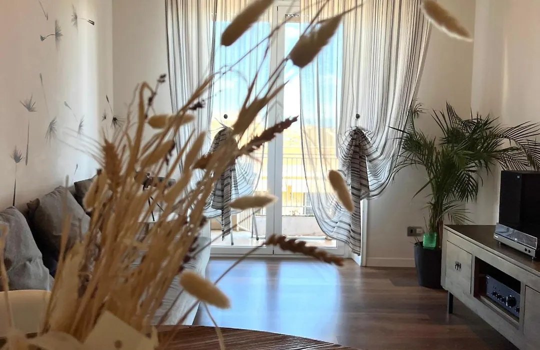 Eufonia Vinyl Friendly Apartment-1